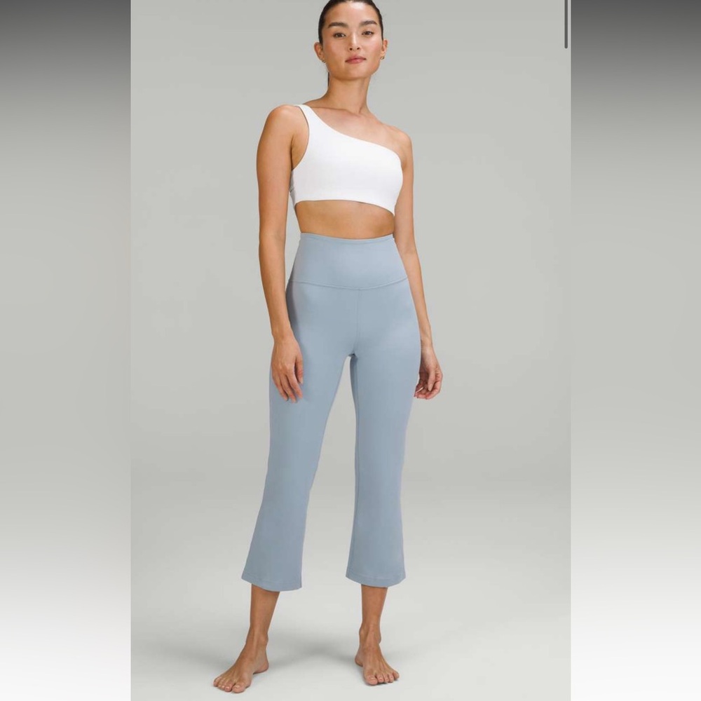 Lululemon Ribbed Nulu Asymmetrical Yoga Bra *Light Support, A/B Cup
White